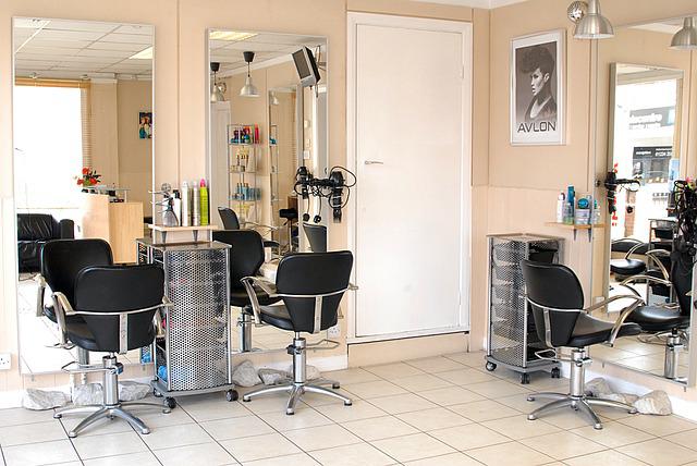 Barbershops and Salons in Ruaka